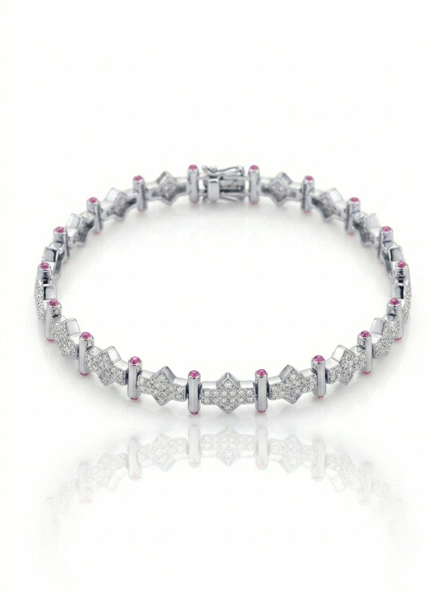 Crowntime Luxury: Taşlı Kararmaz Solmaz Bileklik