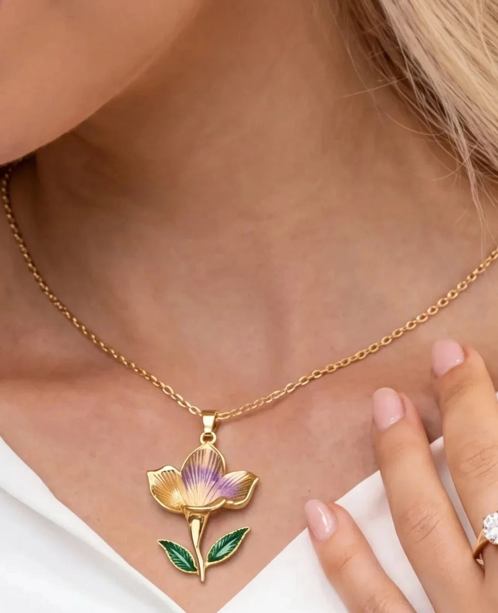 Rodyum ve 18 k Gold kaplama çiçek kolye