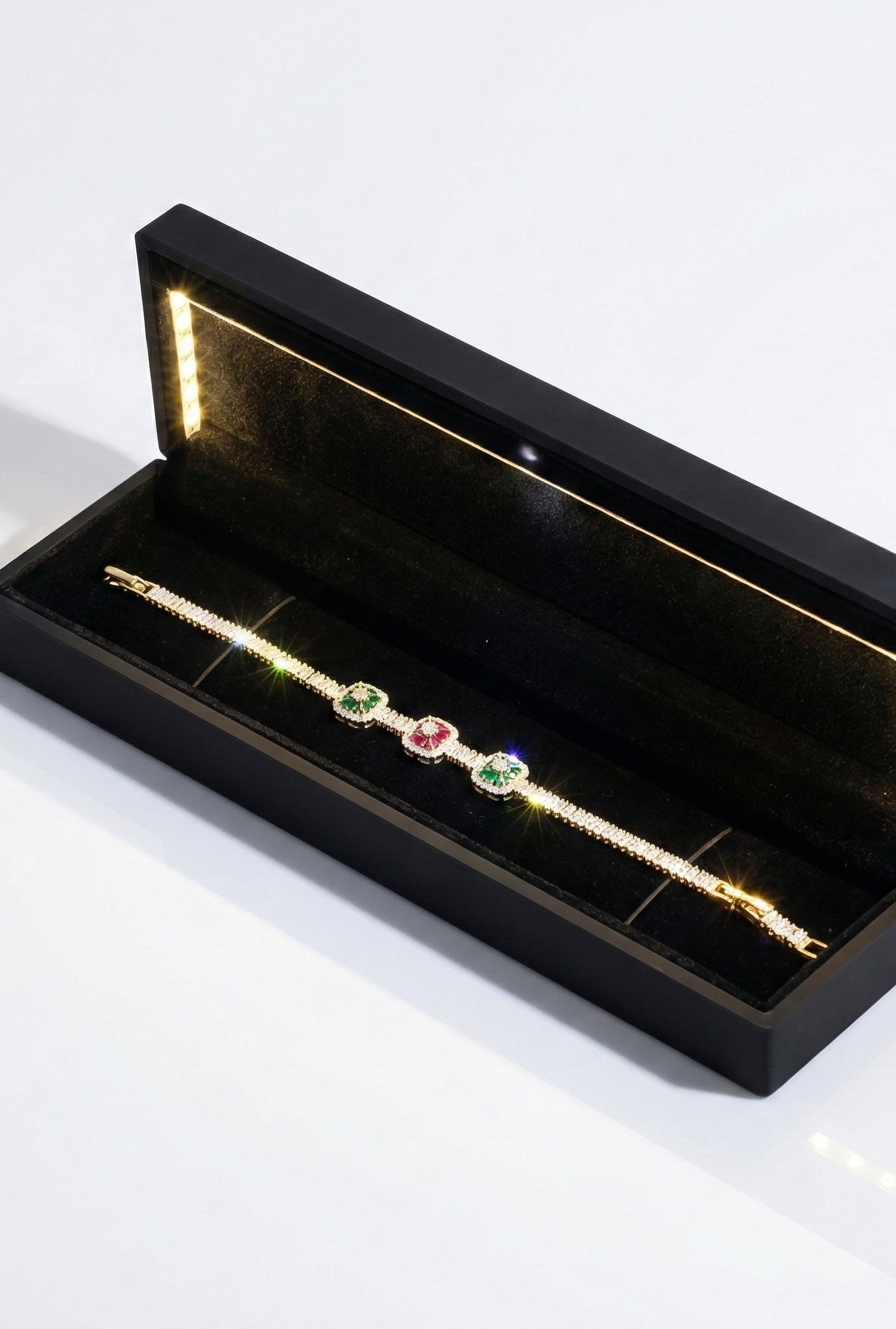 Baget Taşlı Bileklik+Işıklı kutu